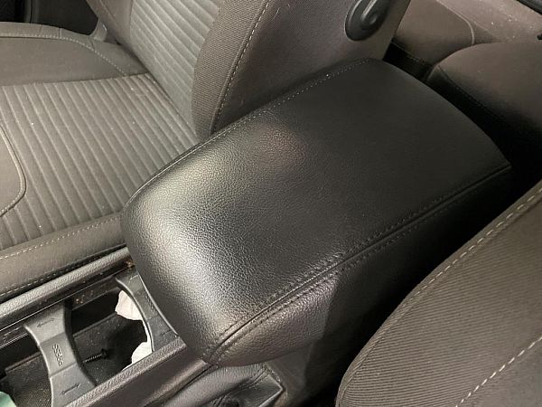Arm rest FORD FOCUS III