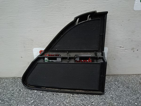 Bumper grille NISSAN PULSAR Hatchback (C13)