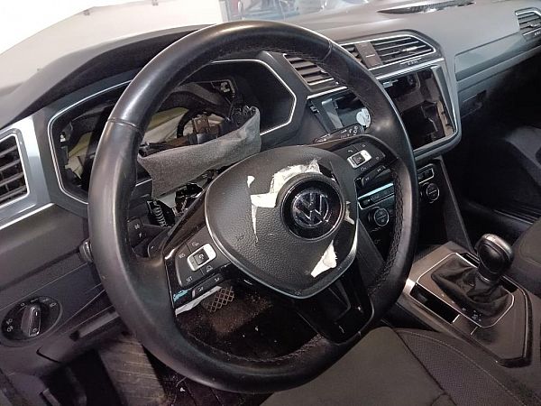 Rat (airbag medfølger ikke) VW TIGUAN (AD1)