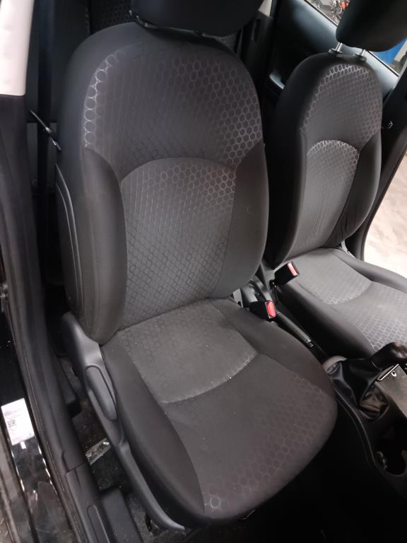 sièges avant 4 portes MITSUBISHI MIRAGE / SPACE STAR Hatchback (A0_A)