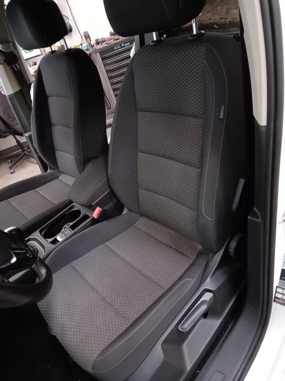 Forseter 4 dørs VW TOURAN (5T1)