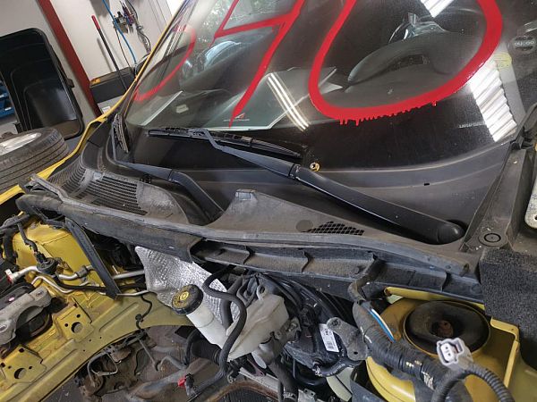 Ruitenwisser brug NISSAN JUKE (F15)