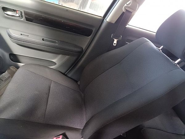 sièges avant 4 portes SUZUKI SWIFT III (MZ, EZ)