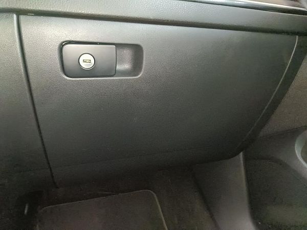 Handskerumsklap VW GOLF VII (5G1, BQ1, BE1, BE2)