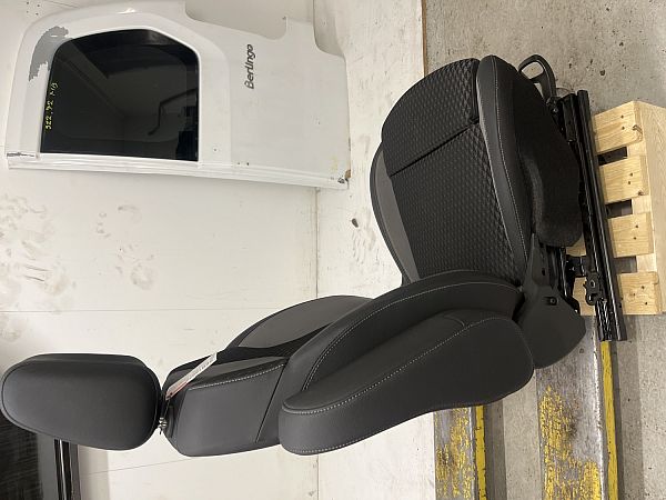 Front seats - 4 doors OPEL CROSSLAND X (P17)