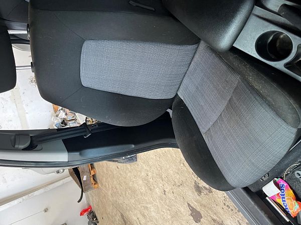 Front seats - 4 doors KIA CEE'D Hatchback (ED)