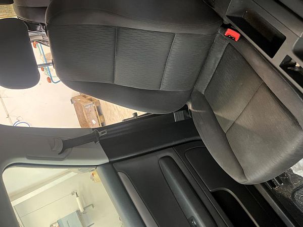 Fotele przednie – 4 drzwi AUDI A4 Avant (8ED, B7)