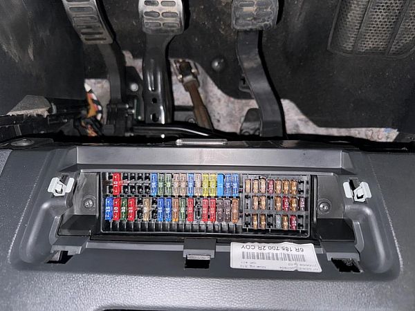 boîte à fusibles VW POLO (6R1, 6C1)