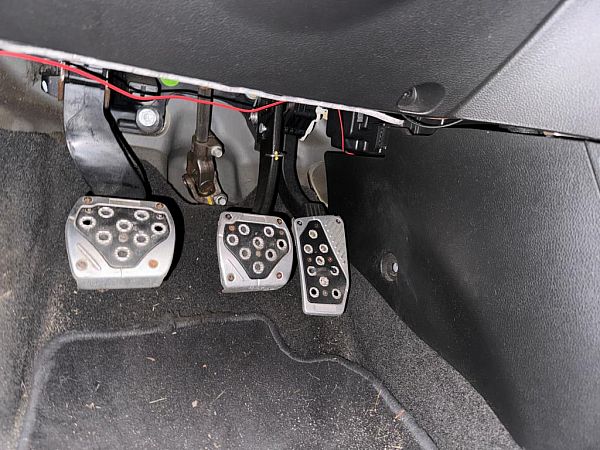 Accelerator pedal CHEVROLET AVEO Hatchback (T300)