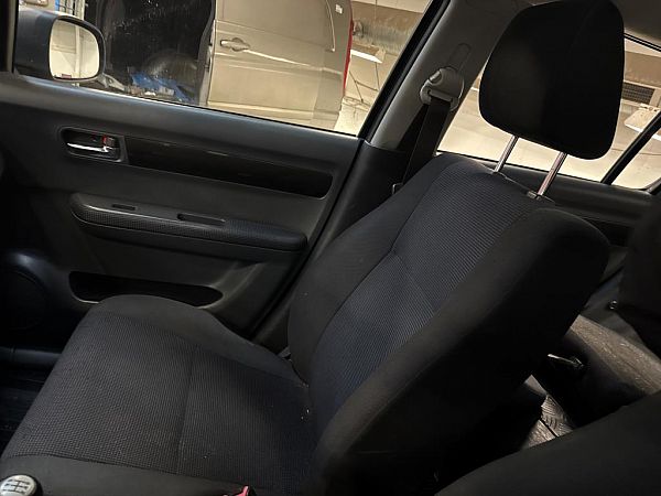 sièges avant 4 portes SUZUKI SWIFT III (MZ, EZ)
