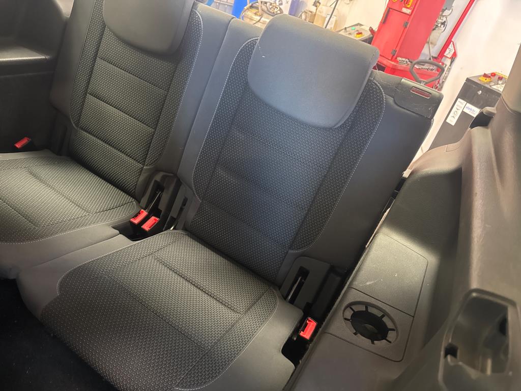 VW Touran Back seat Touran Autoparts24