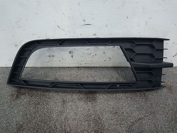Kühlergrill SKODA OCTAVIA III Combi (5E5, 5E6)