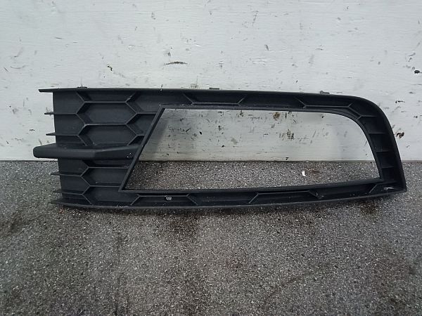Kühlergrill SKODA OCTAVIA III Combi (5E5, 5E6)