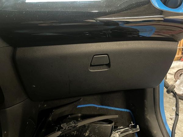 Glove compartment flap TOYOTA AYGO (_B4_)