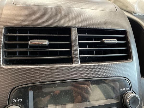 Fresh air nozzle CHEVROLET AVEO Hatchback (T300)