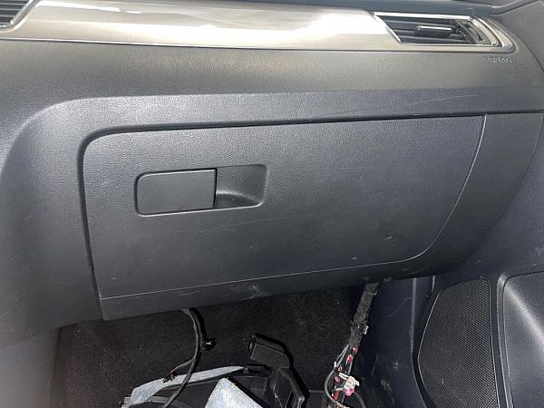 Glove compartment flap SEAT TOLEDO IV (KG3)