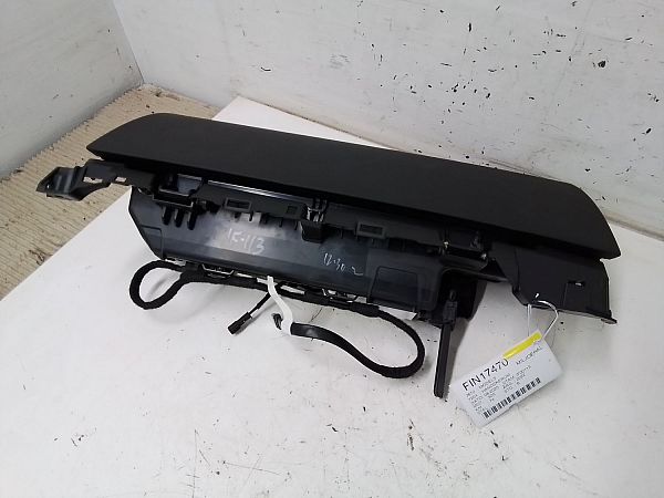 Handskerum TESLA MODEL 3 (5YJ3)