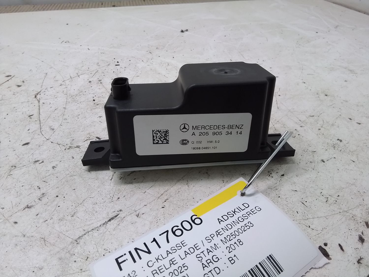 Mercedes-Benz C-CLASS T-Model (S205) Relay - loading A 205 905 34 