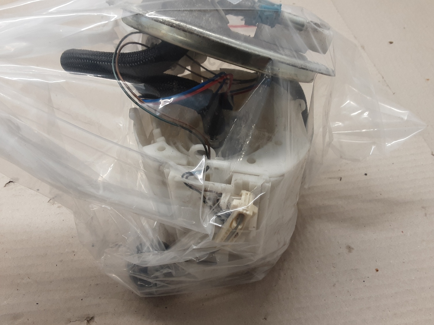 93171075 : Kraftstoffpumpe - Autoparts24