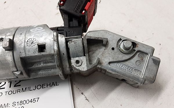 Hub lock