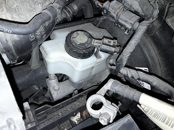 1K1614019AF Hauptbremszylinder Autoparts24