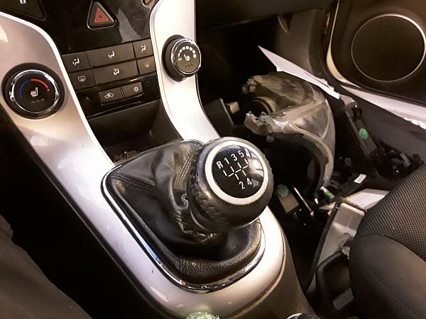 Gearskifte 5 gear CHEVROLET CRUZE Hatchback (J305)