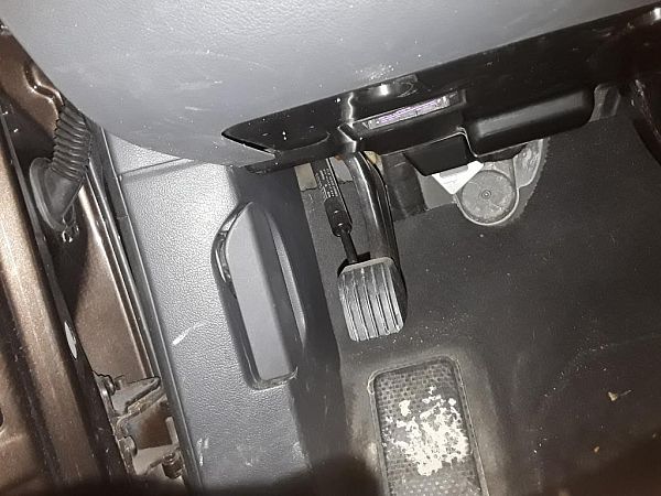 Hamulec ręczny – pedał VW TOUAREG (7LA, 7L6, 7L7)