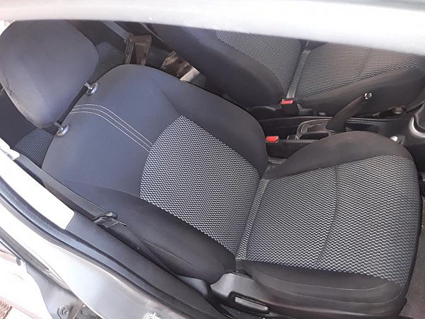 Forseter 4 dørs NISSAN NOTE (E12)