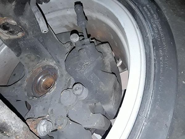 Bremssattel, innenbelüftet, vorne li. FORD FOCUS III Turnier