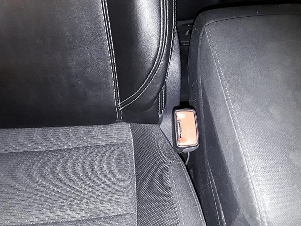 Beltelås VW TOURAN (5T1)
