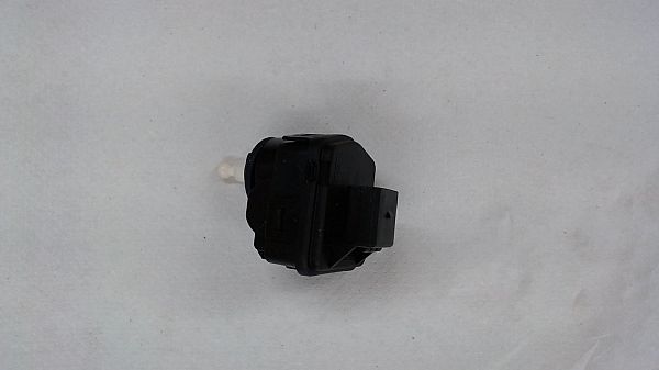 Headlight level adjustment motor