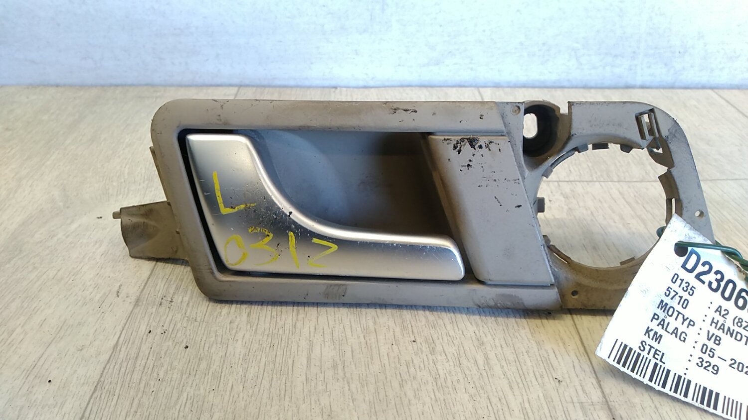Handgriff innen AUDI A2 (8Z0)