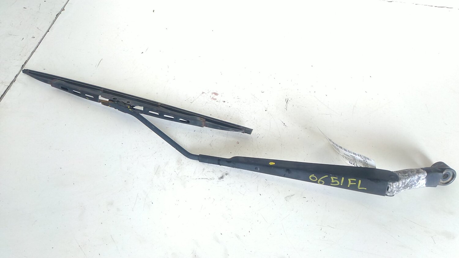 Wiper arm DAIHATSU TREVIS