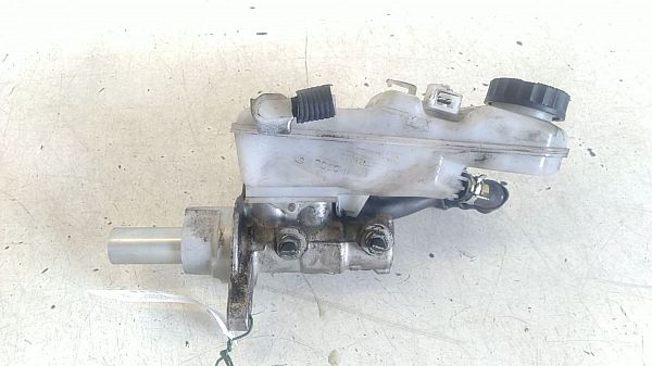 Brake - Master cylinder TOYOTA AURIS (_E18_)
