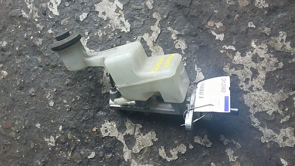 Brake - Master cylinder TOYOTA COROLLA Verso (_E12_)