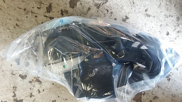 Seat belts - front TOYOTA AVENSIS (_T25_)