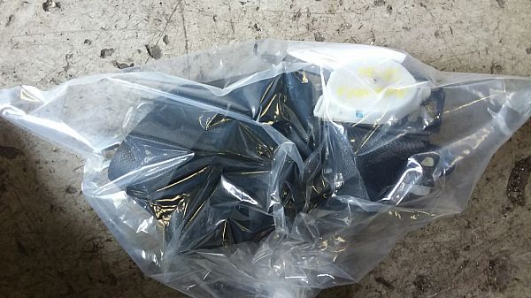 Seat belts - front TOYOTA AVENSIS (_T25_)