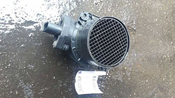 Débitmètre d'air VW PASSAT (3B3)