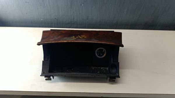Car ashtray