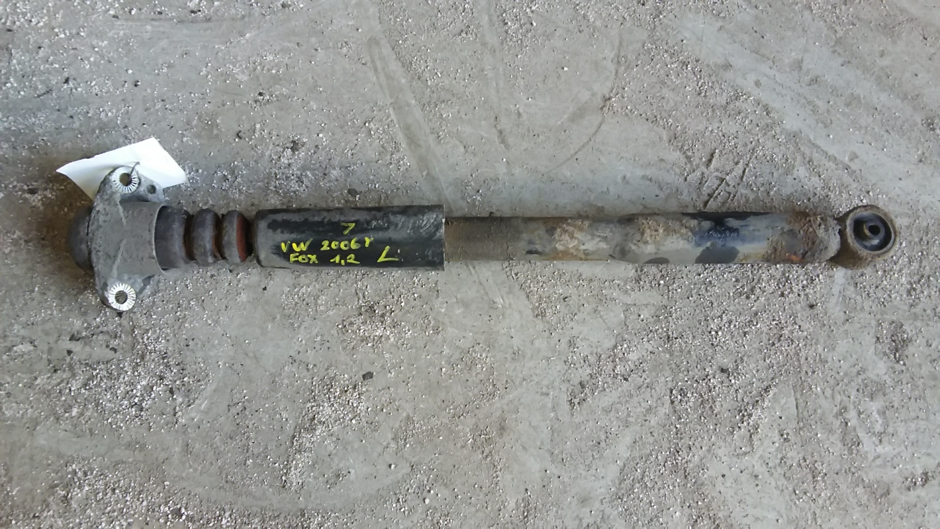 Volkswagen Fox Amortisseur Fox Occasion Amortisseur Avant Gauche VOLKSWAGEN  FOX 6V Essence Occasion