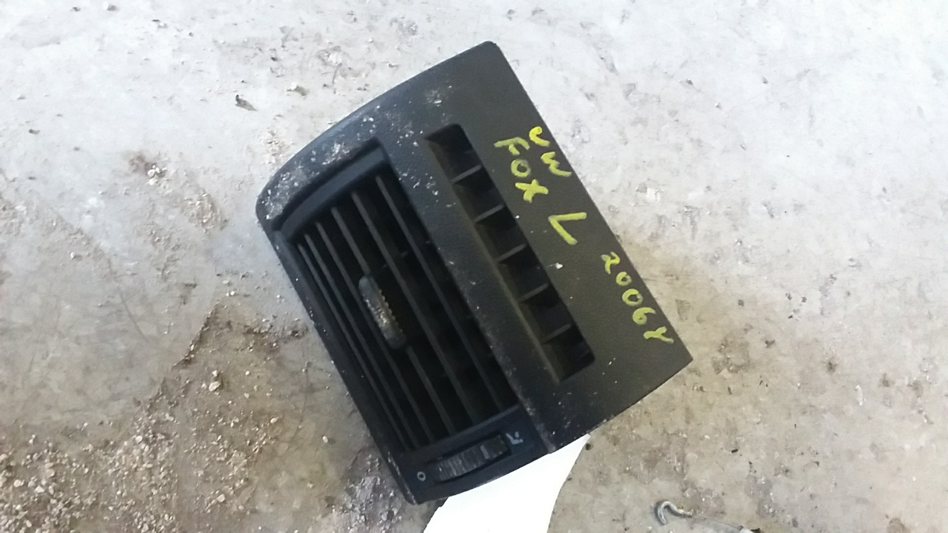Fresh air nozzle VW FOX Hatchback (5Z1, 5Z3, 5Z4)