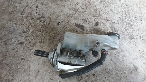 Brake - Master cylinder TOYOTA IQ (_J1_)