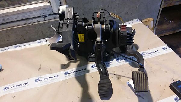 Pedalophæng komplet OPEL CORSA D (S07)