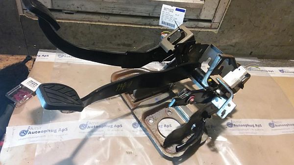 Pedalwerk kpl. SUZUKI SPLASH (EX)