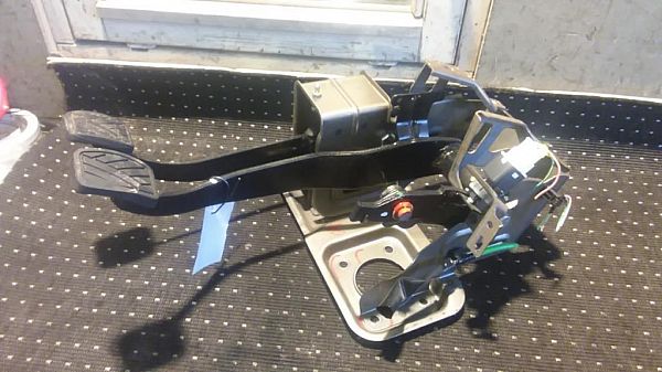 Pedalwerk kpl. OPEL AGILA B (H08)