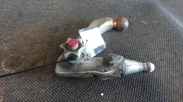 Detachable towbar