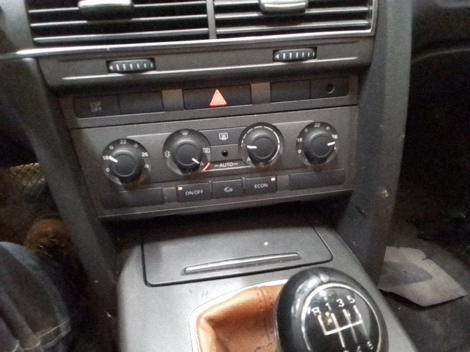 Original heating switch Audi A6 Avant (4F5, C6) 2005 - Picture 1 of 1