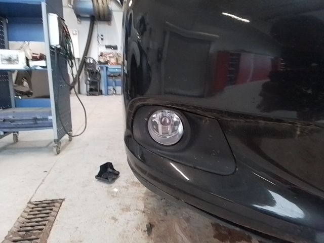 Fog light - front TOYOTA VERSO (_R2_)