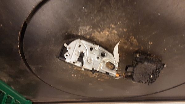 Door soft close latching motor