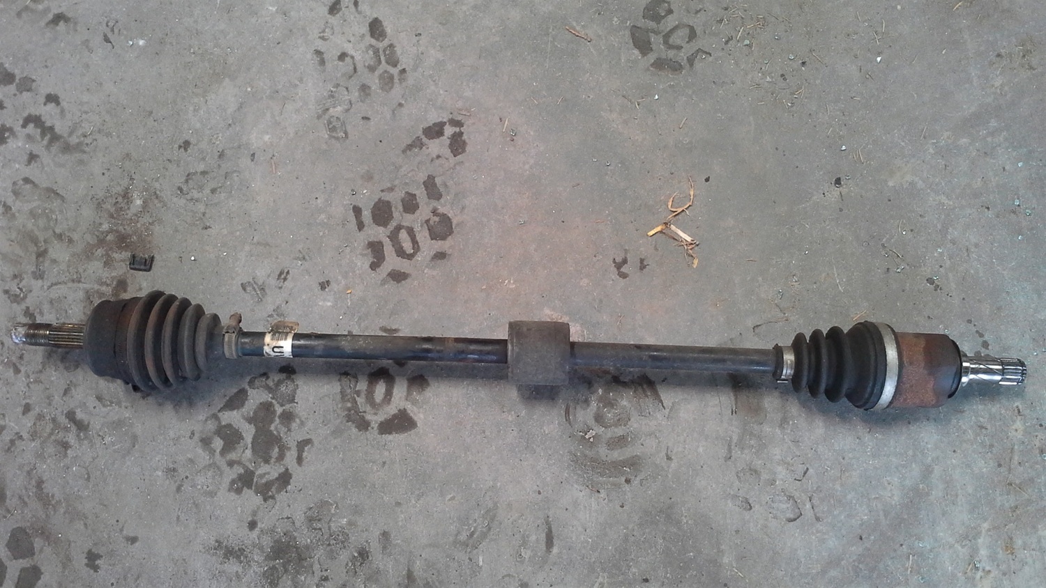 ORIGINAL drive shaft front Opel Corsa D (S07) 2007 - Picture 1 of 1